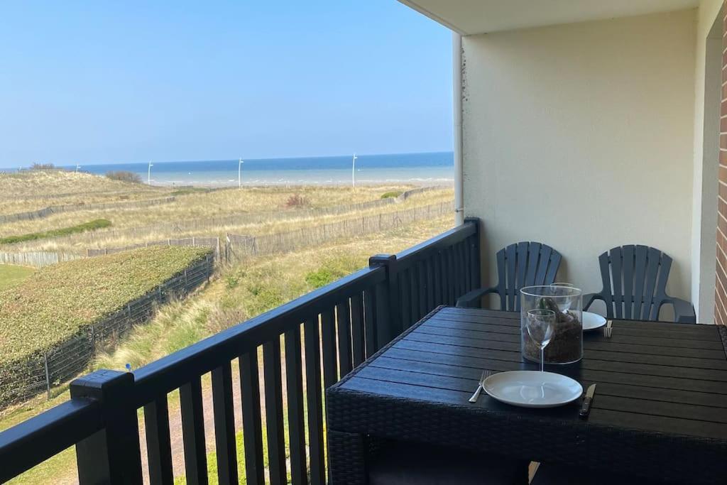Cabourg-La Mer A Vos Pieds Et La Thalasso A 50 M Extérieur photo