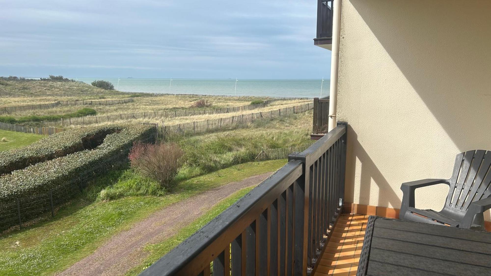 Cabourg-La Mer A Vos Pieds Et La Thalasso A 50 M Extérieur photo
